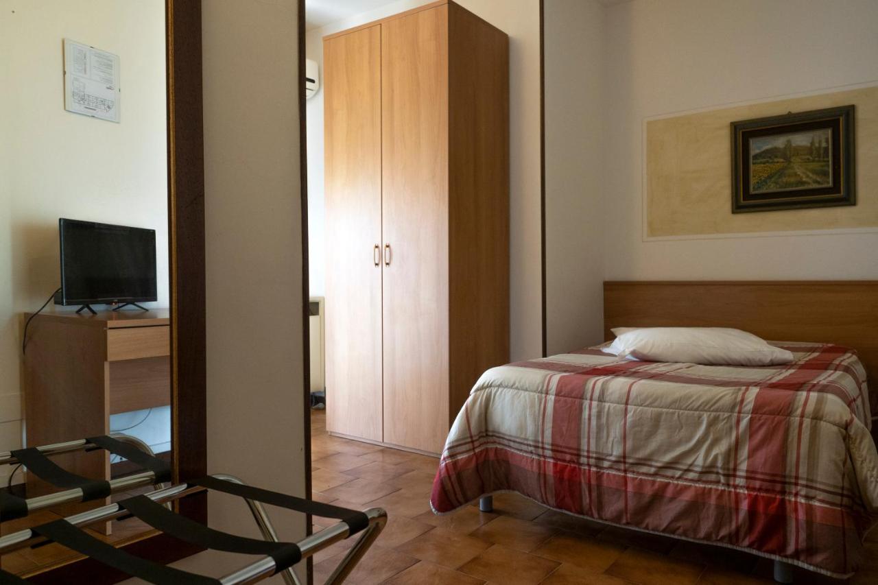 Hotel La Vela Castelnuovo Rangone Экстерьер фото